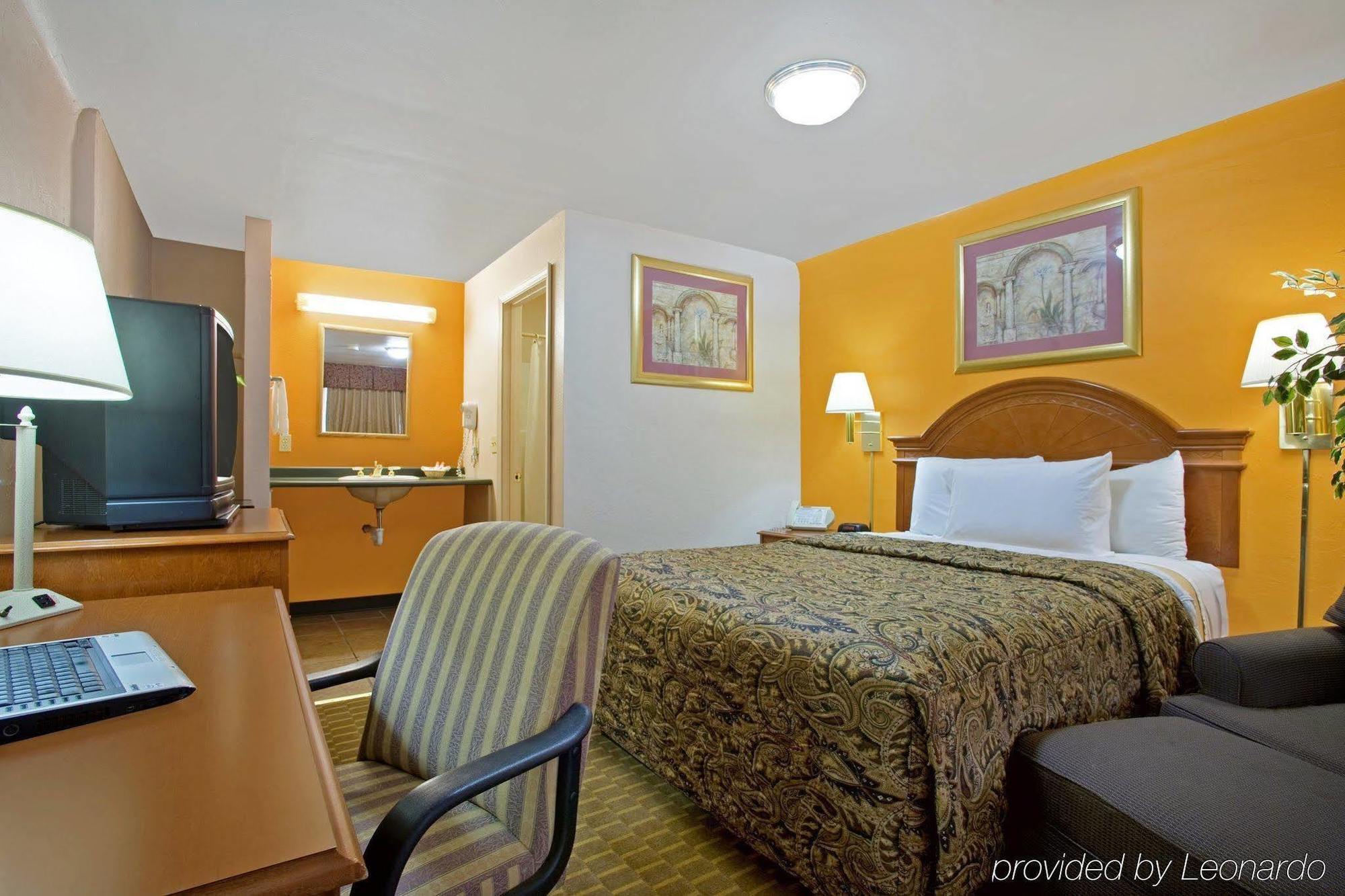 Americas Best Value Inn Eugene Room photo