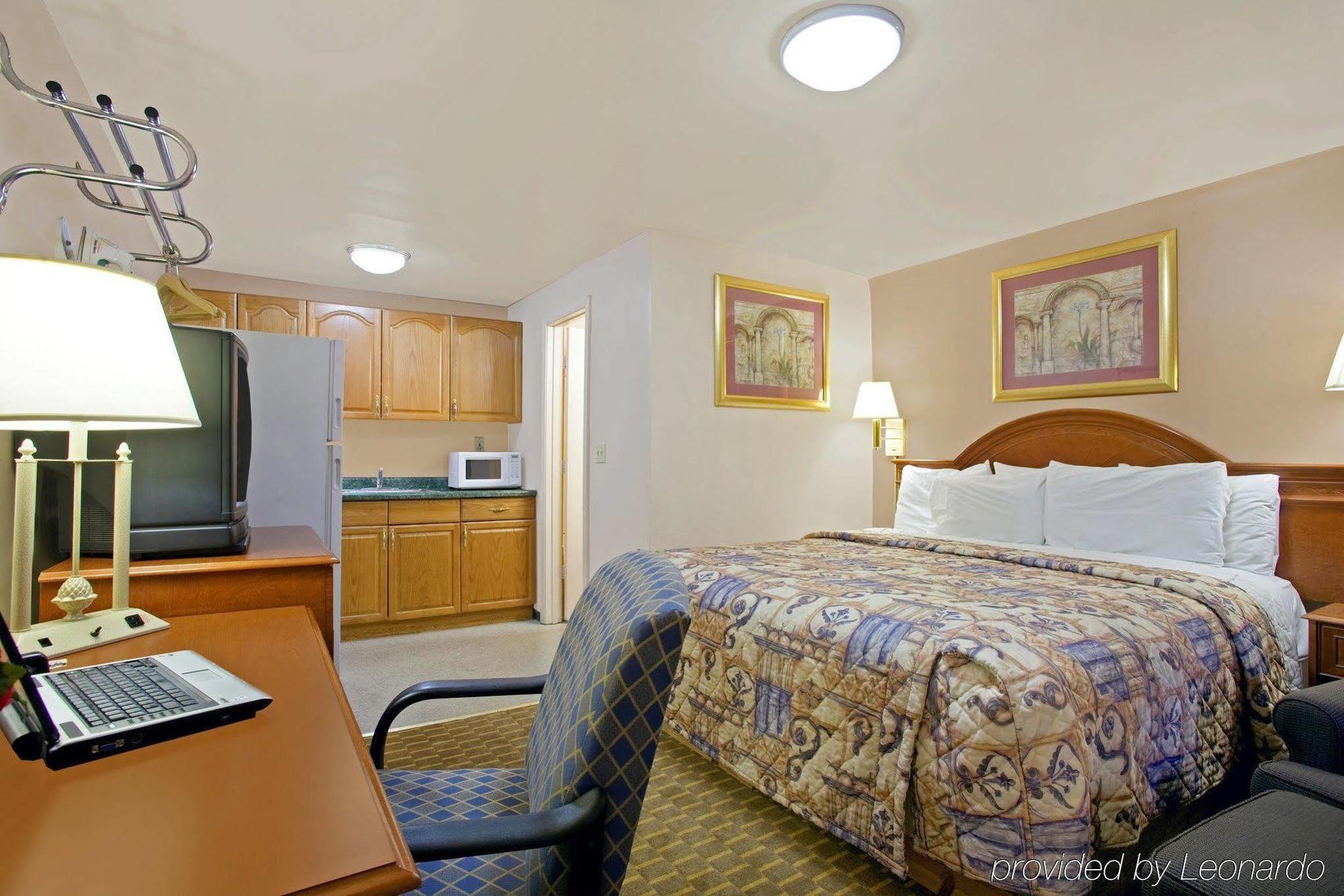 Americas Best Value Inn Eugene Exterior photo