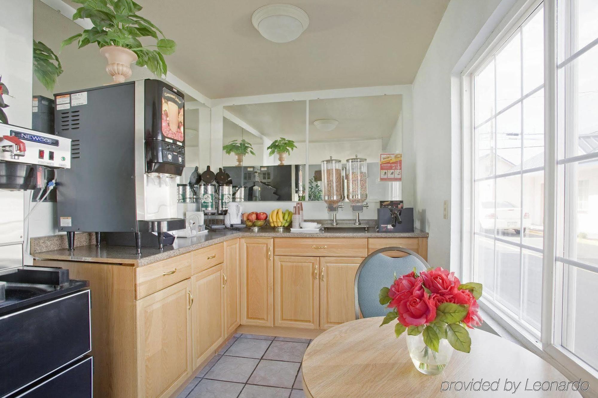 Americas Best Value Inn Eugene Restaurant photo